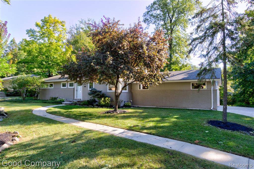 28310 QUAIL HOLLOW Road, Farmington Hills, MI 48331