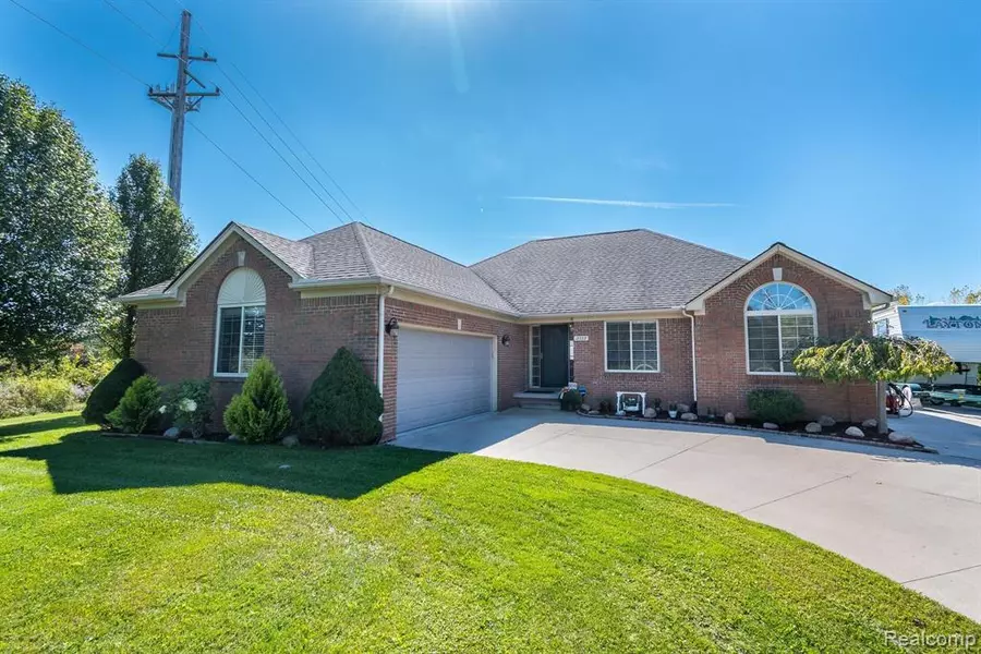 2553 SPRINGBORN Road, East China Twp, MI 48054