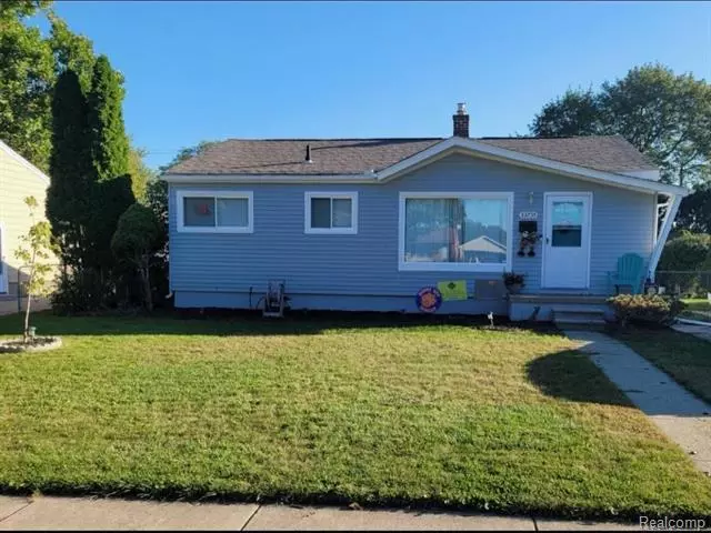 33735 MARQUETTE ST, Garden City, MI 48135