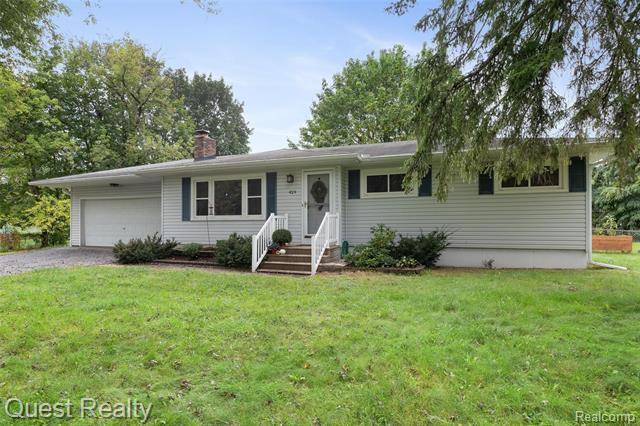 429 HAUXWELL Drive, Lake Orion Vlg, MI 48362