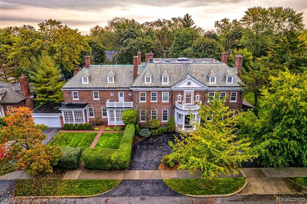 372 LAKELAND Street, Grosse Pointe, MI 48230