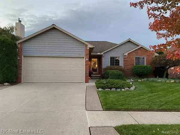 21934 E SUNSET Drive, Macomb, MI 48044