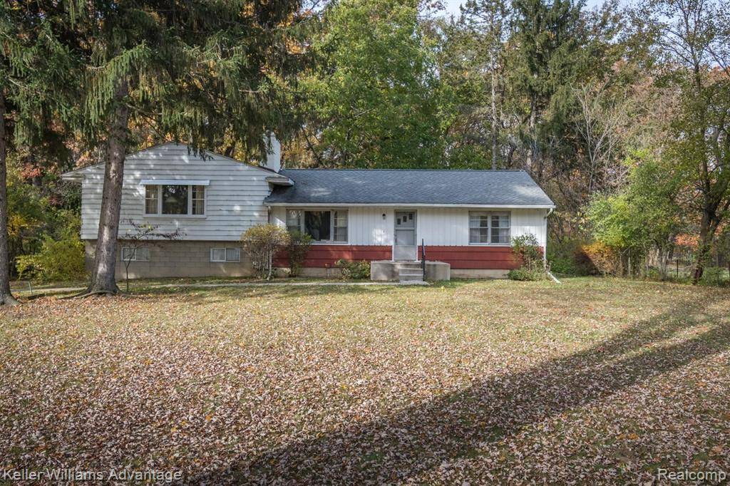 22525 RIVERDALE Drive, Southfield, MI 48033