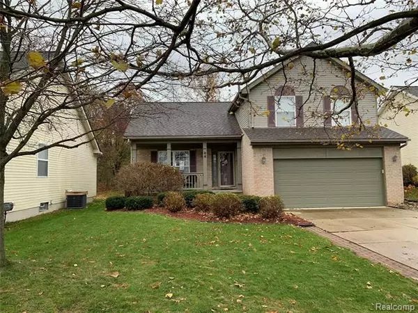 66 EAGLE RIDGE Road, Lake Orion, MI 48360