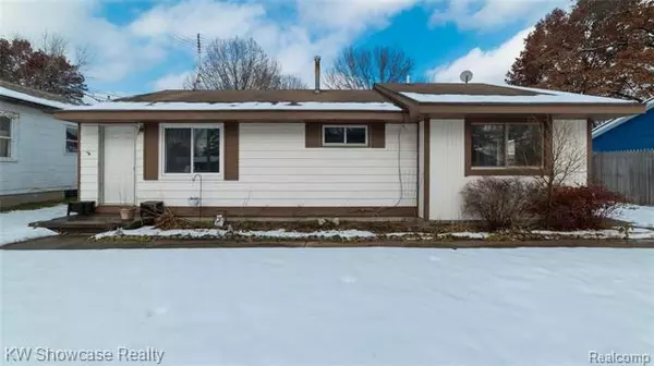 9054 MAPLEWOOD Drive, White Lake, MI 48386