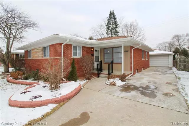 Dearborn Heights, MI 48127,8066 LOCHDALE Street