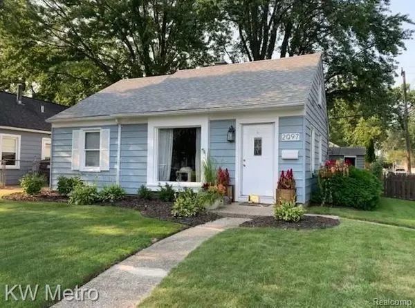 2097 MOORHOUSE Street, Ferndale, MI 48220