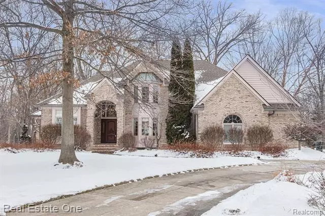 7756 OAK RIVER Drive, Grosse Ile, MI 48138