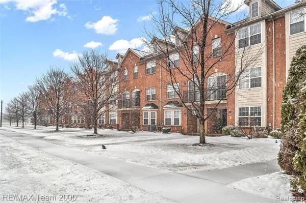 22019 PARKVIEW Drive 10,  Taylor,  MI 48180
