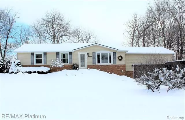 30544 GOLDEN VALLEY Drive, New Hudson, MI 48165