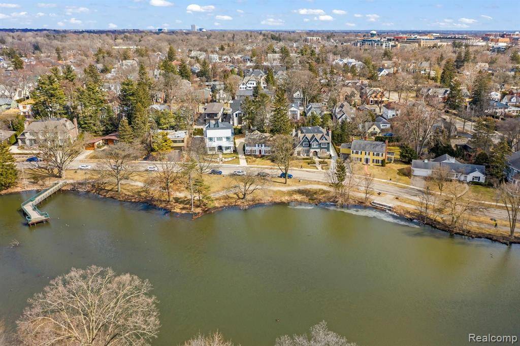 640 LAKESIDE Drive,  Birmingham,  MI 48009