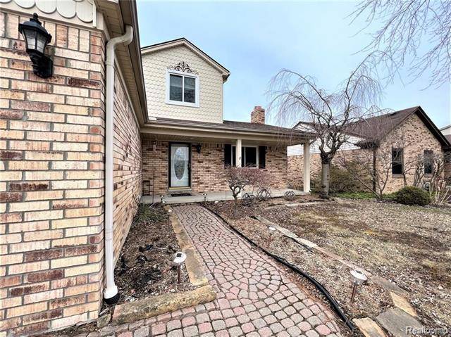 15721 WINTERPARK Drive, Macomb Twp, MI 48044