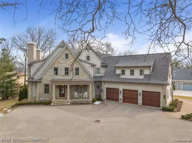 6125 DAKOTA Circle, Bloomfield Hills, MI 48301