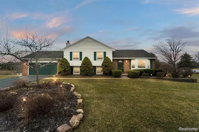 61683 Tayberry Circle, South Lyon, MI 48178