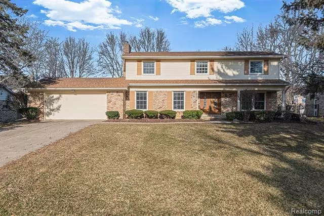 1416 KINGS CARRIAGE Road, Grand Blanc, MI 48439