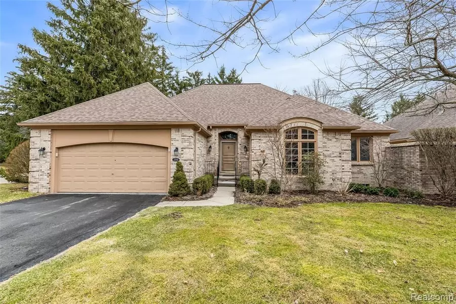 22005 VILLAGE PINES Drive, Beverly Hills Vlg, MI 48025