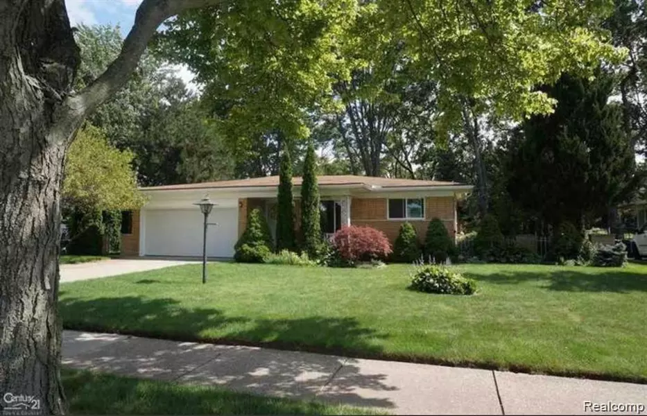 11208 MANDALE Drive, Sterling Heights, MI 48312