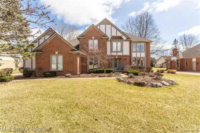 Bloomfield Hills, MI 48304,1687 SQUIRREL VALLEY Drive