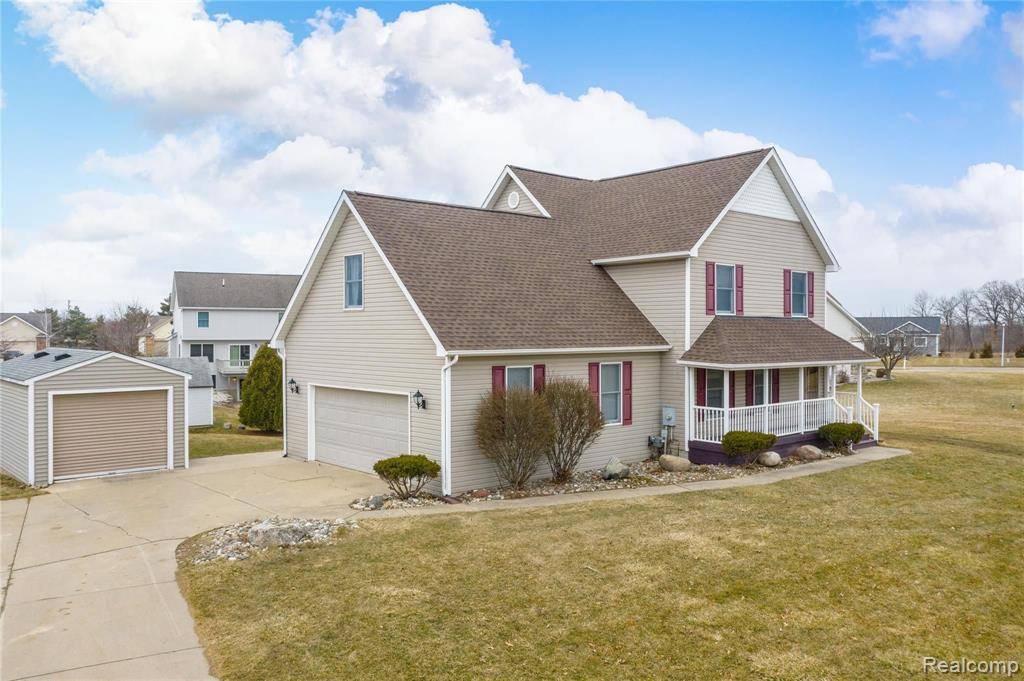 2335 PEBBLE CREEK Drive, Flint Twp, MI 48433