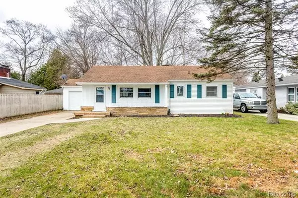 1817 SAINT CLAIR BLVD, Algonac, MI 48001