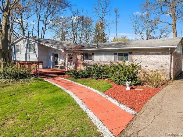 30094 WOODBROOK Street, Farmington Hills, MI 48334