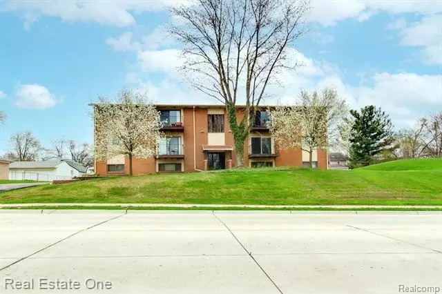 3820 BENJAMIN AVE APT 10, Royal Oak, MI 48073