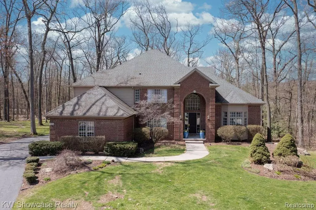 West Bloomfield Twp, MI 48324,3454 FOX WOODS Court