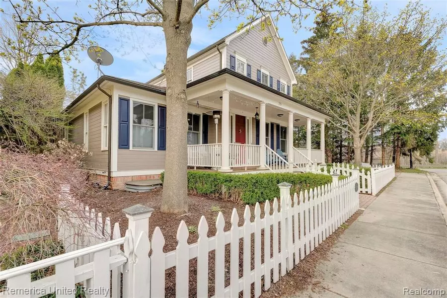 25 RIVERBANK Drive, Beverly Hills Vlg, MI 48025