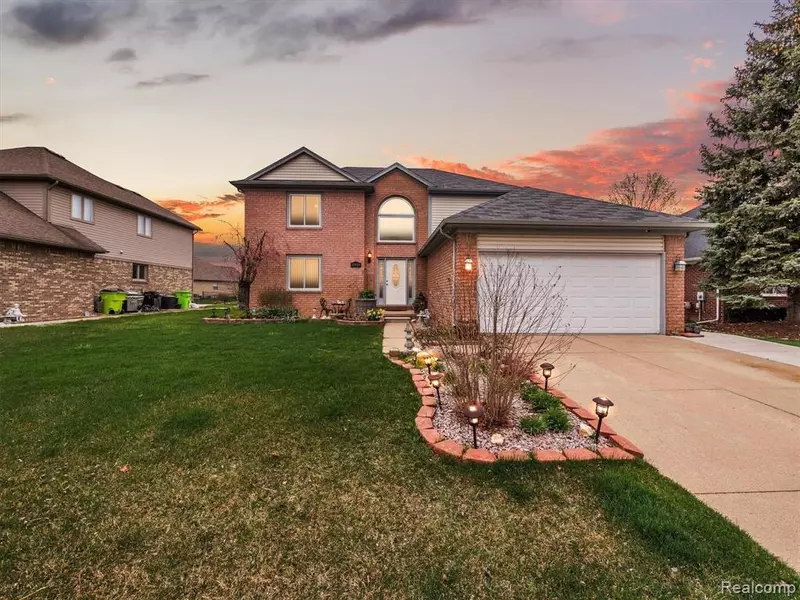 15939 PATRIOT Drive, Macomb Twp, MI 48044