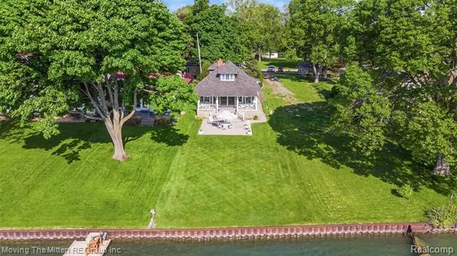 29749 E RIVER Road, Grosse Ile, MI 48138