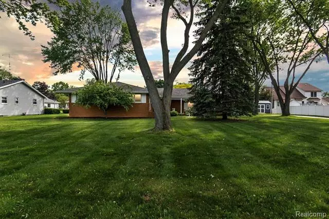 5013 NORTHFIELD Drive, Monroe Twp, MI 48161