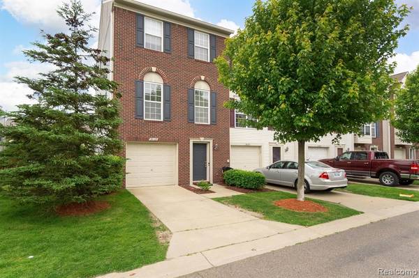 36123 Dominion Circle, Sterling Heights, MI 48310