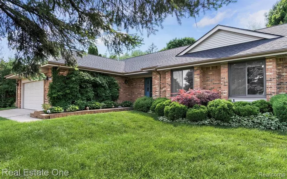 5445 CORBIN Drive, Troy, MI 48098