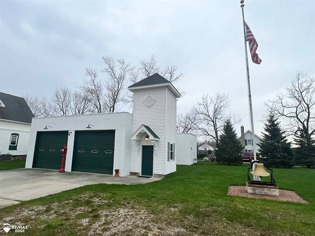 10214 Hegel Road, Goodrich Vlg, MI 48433