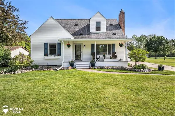 5296 E Bristol, Burton, MI 48519