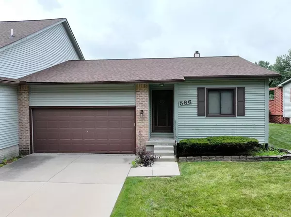 586 Oakbrook Circle, Flushing, MI 48433