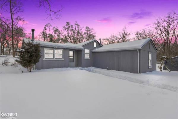 6827 Cooley Lake Road, West Bloomfield Twp, MI 48324