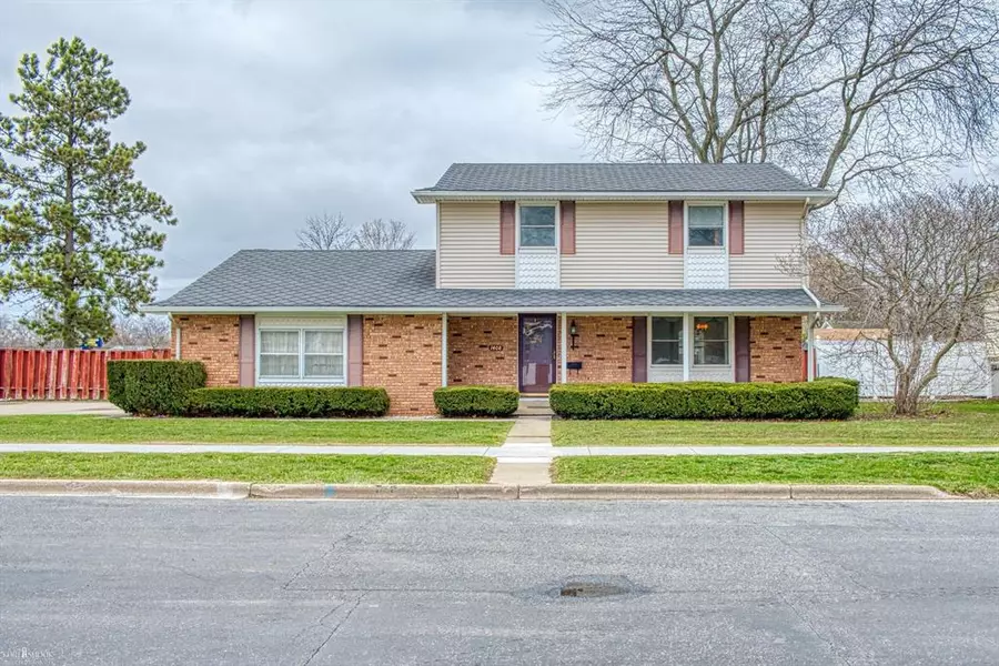 1408 Whitehaven Court, Owosso, MI 48867