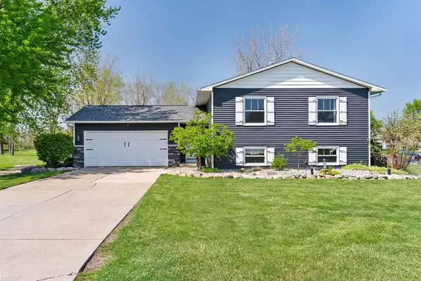 14043 Landings Way, Fenton Twp, MI 48430