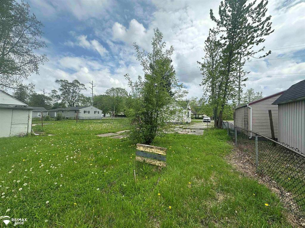 Burton, MI 48509,4033 Leith Street