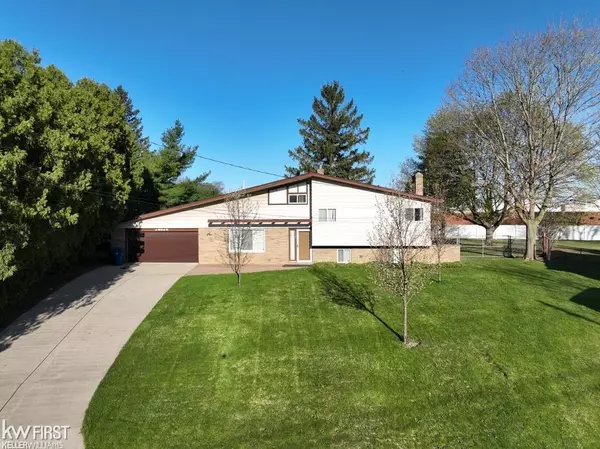 12542 Greenhill Drive, Grand Blanc, MI 48439