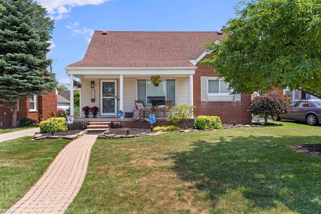 24821 Woodcroft Drive, Dearborn, MI 48124