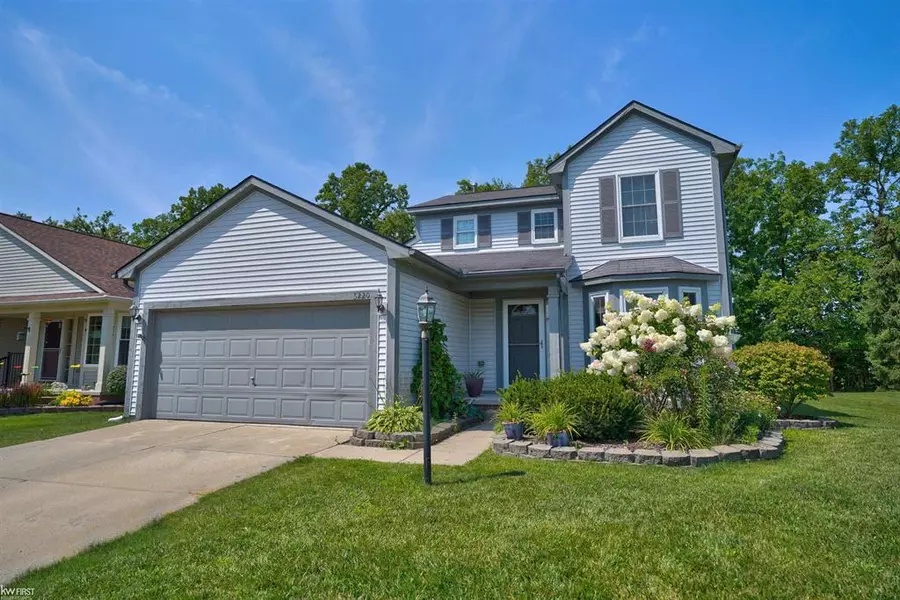 5220 sandalwood Circle, Grand Blanc Twp, MI 48439