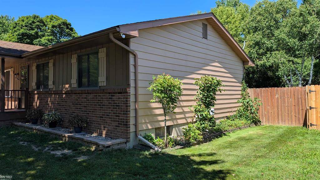 Flint Twp, MI 48507,3296 Brookgate Drive
