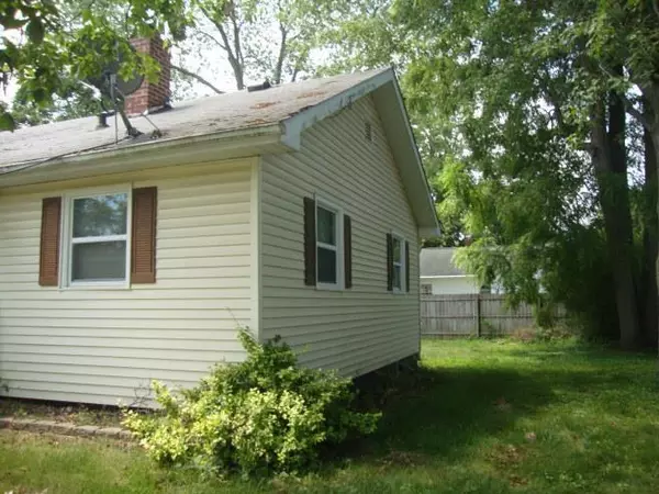 Owosso, MI 48867,917 N Hickory Street