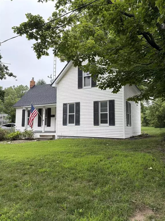 212 W Henry Street, Flushing, MI 48433