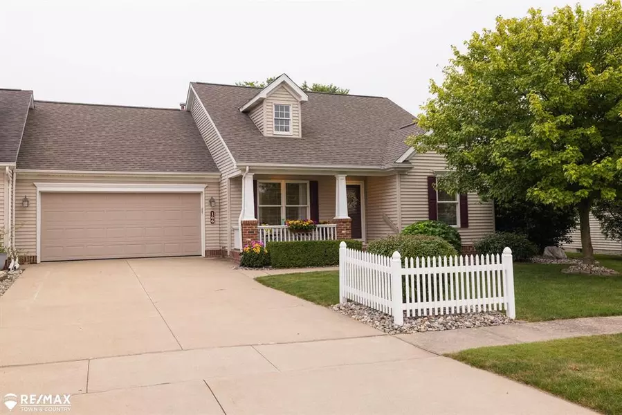 166 Beacon Point Parkway, Flushing, MI 48433