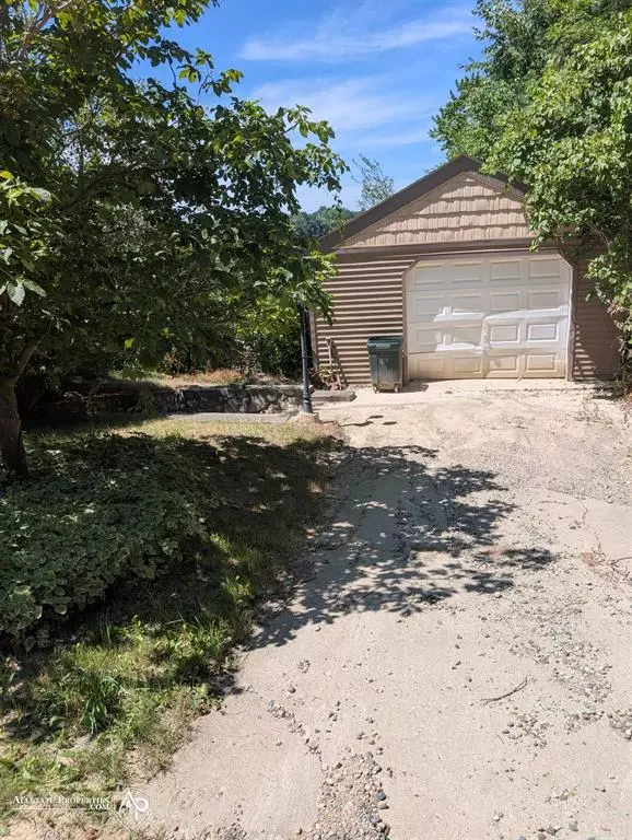 Hadley Twp, MI 48462,5896 Silver Birch Road