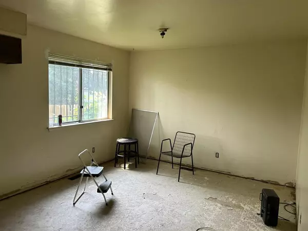 Flint, MI 48505,325 W Dewey Street
