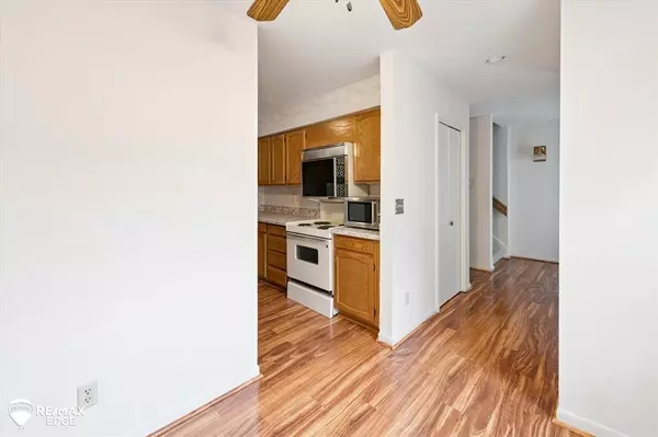 Flint Twp, MI 48532,6318 Laurentian Court Building 9 APT #42